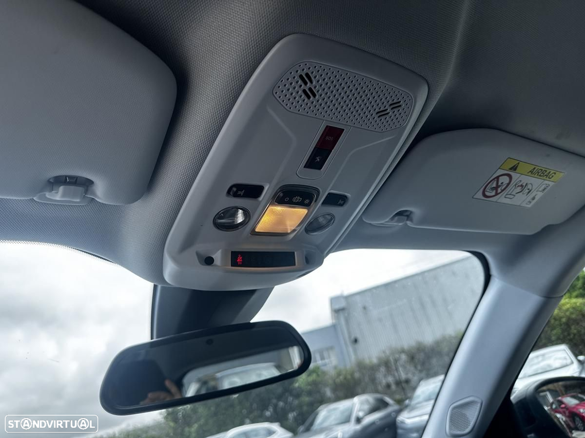 Peugeot e-2008 Active Pack - 17