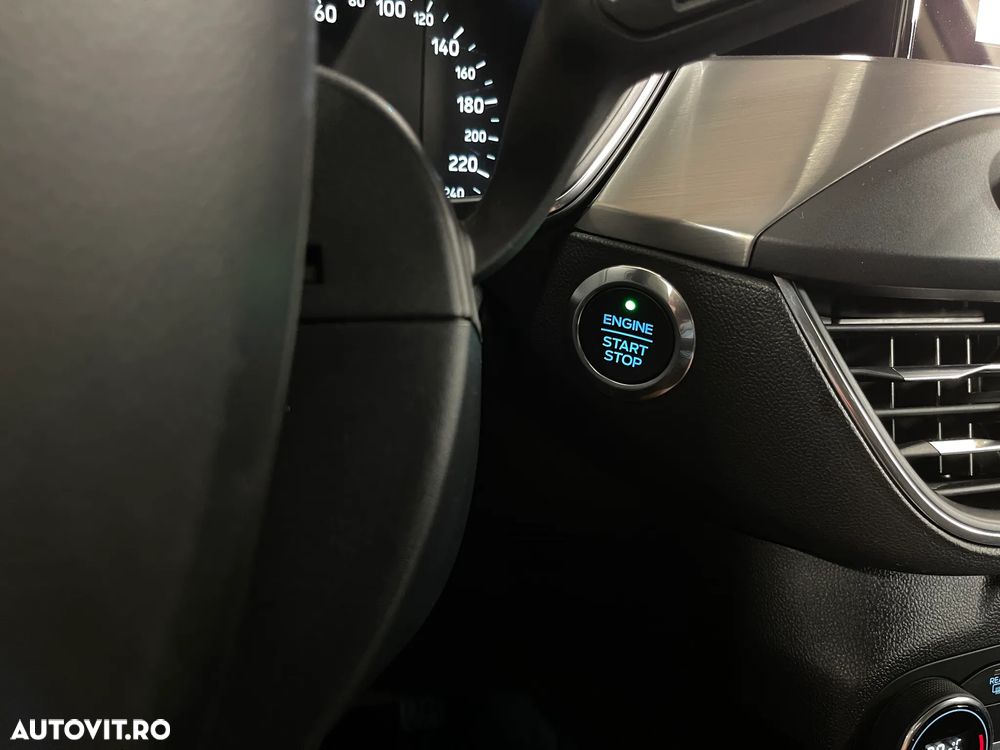 Ford Focus 1.0 EcoBoost 6MT MHEV Titanium - 21