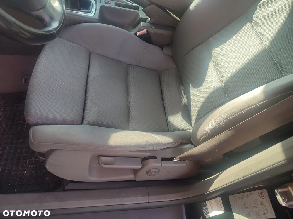 Audi A4 Limousine 1.8 T quattro - 12