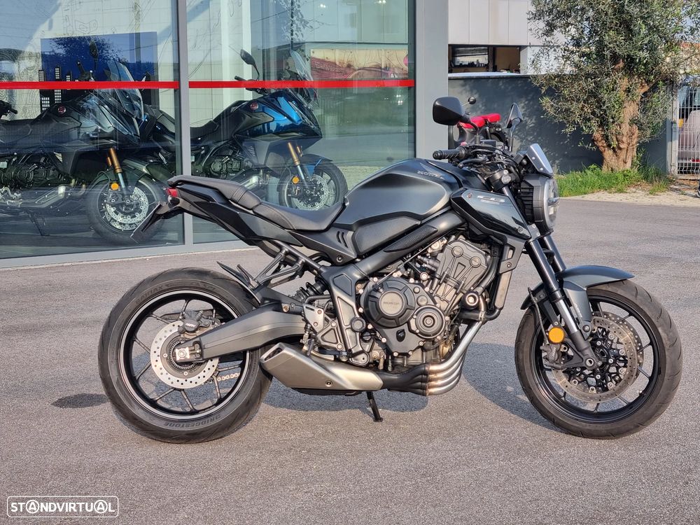 Honda CB 650R Black Edition - 4