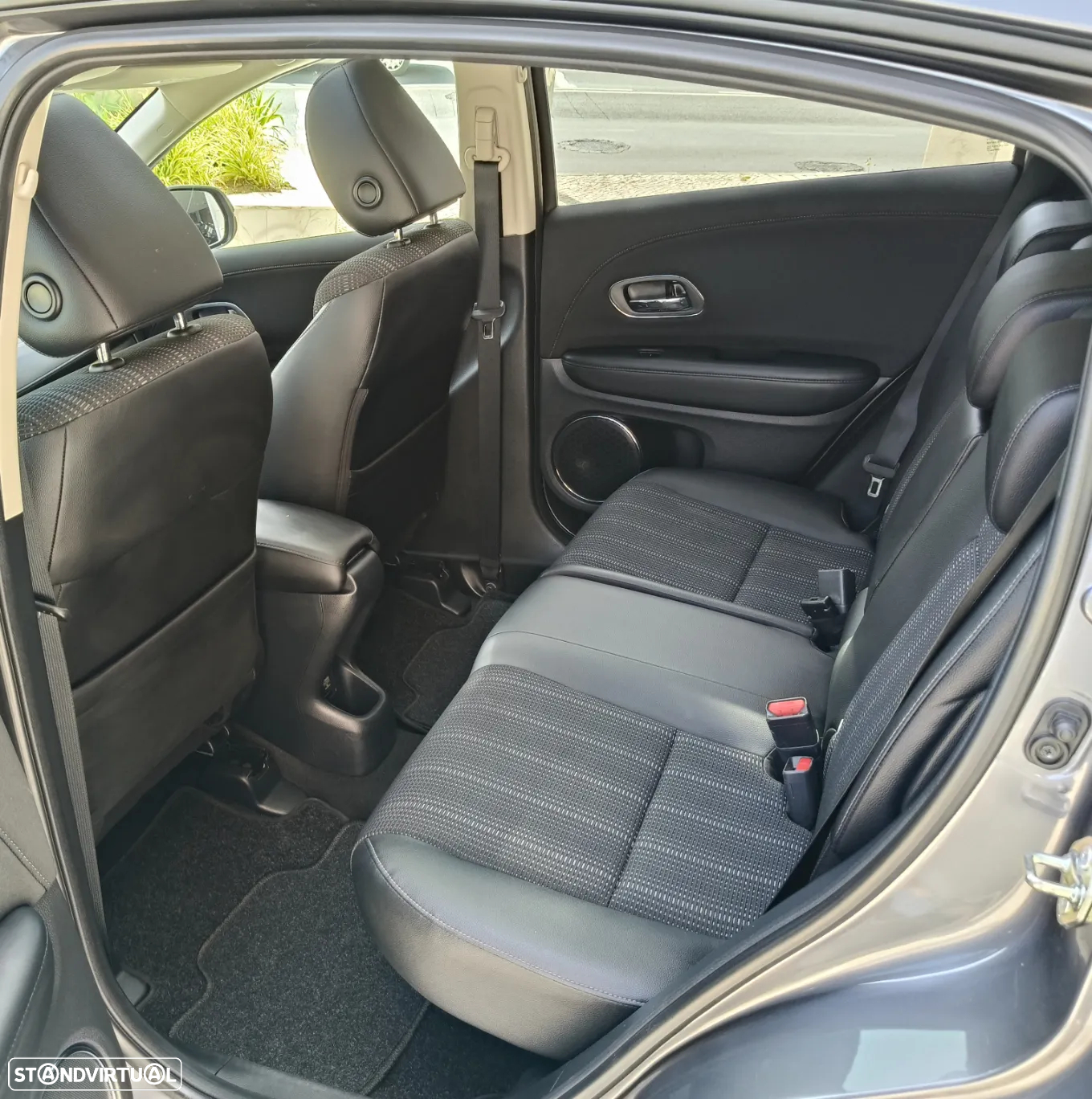 Honda HR-V 1.6 i-DTEC Executive - 27