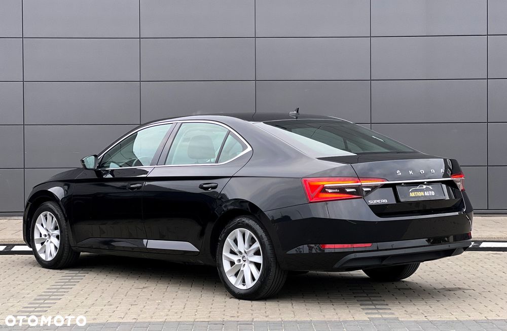 Skoda Superb 2.0 TDI DSG Premium Edition - 9