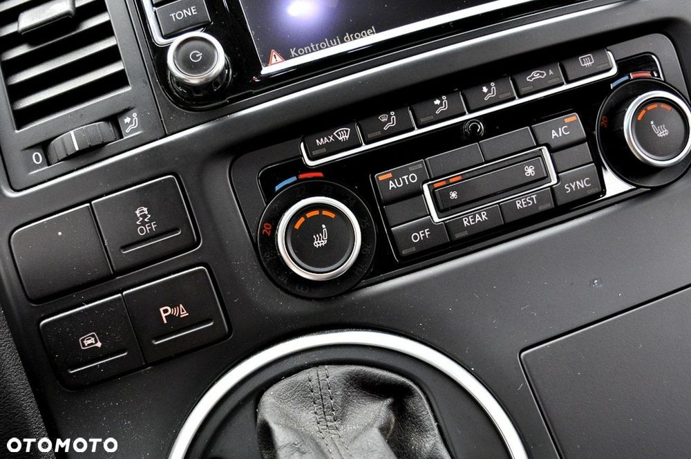 Volkswagen Multivan - 27