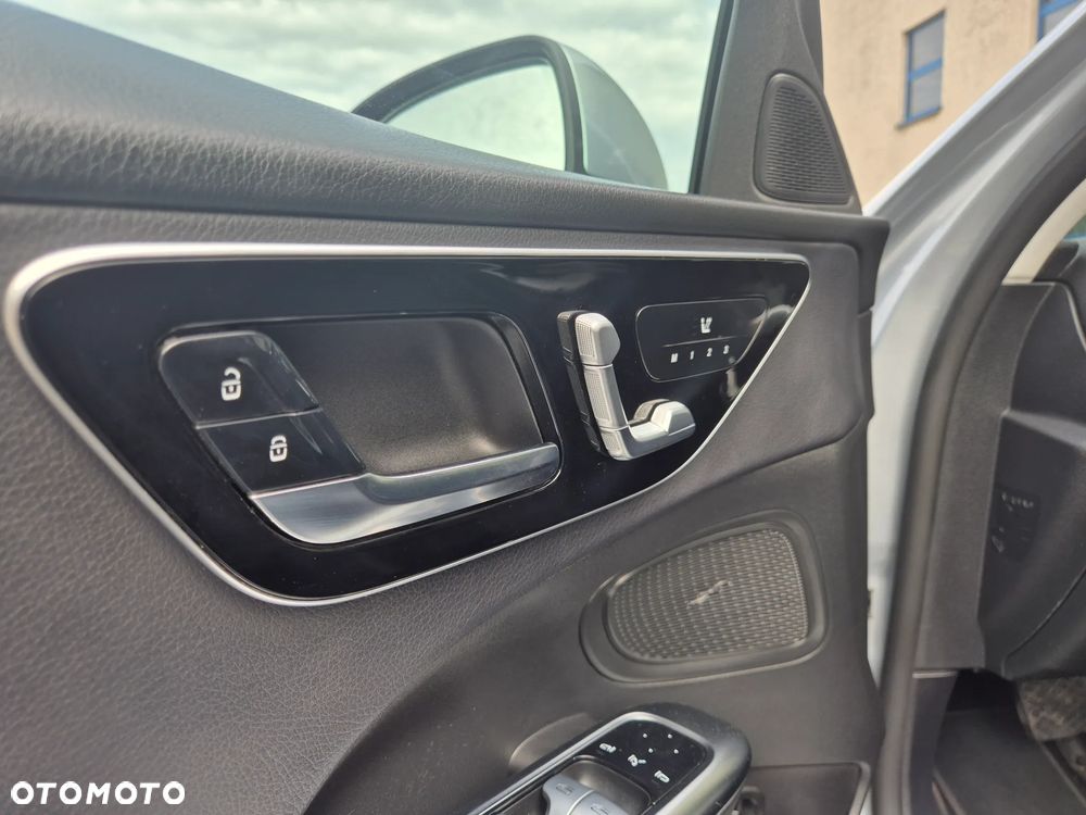 Mercedes-Benz Klasa C 220 d 9G-TRONIC - 32
