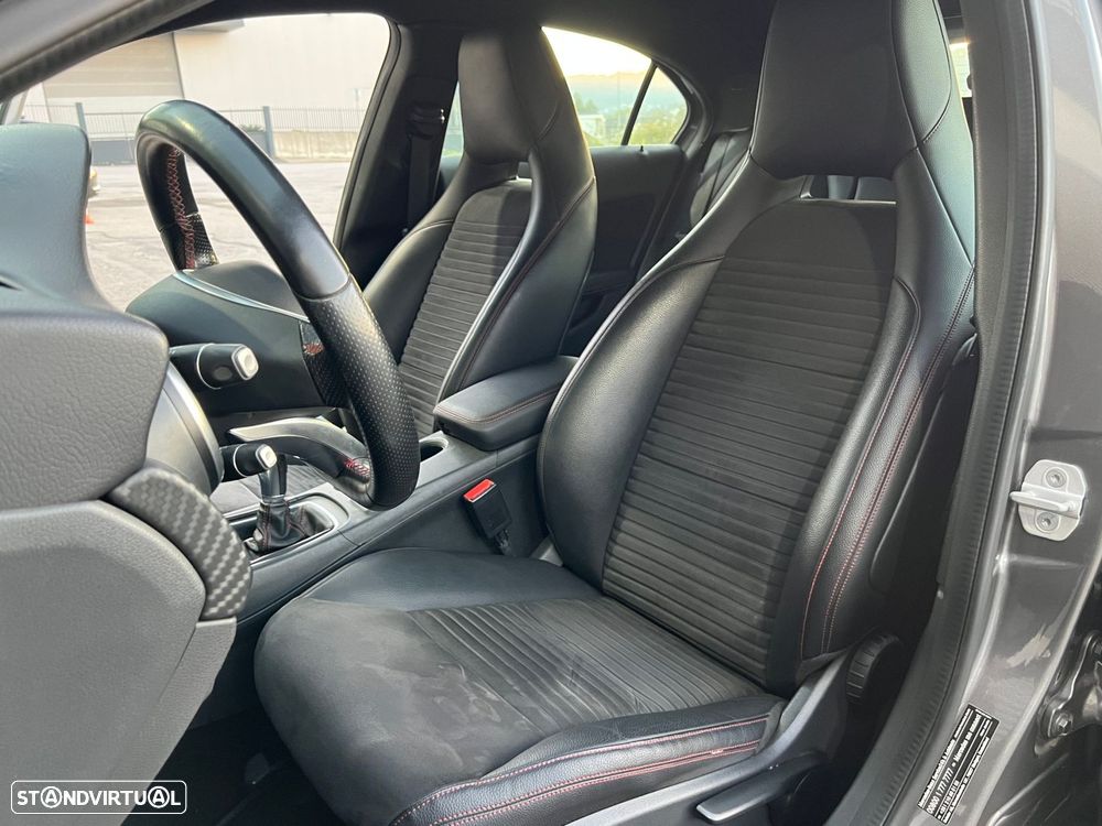 Mercedes-Benz A 180 d AMG Line - 11