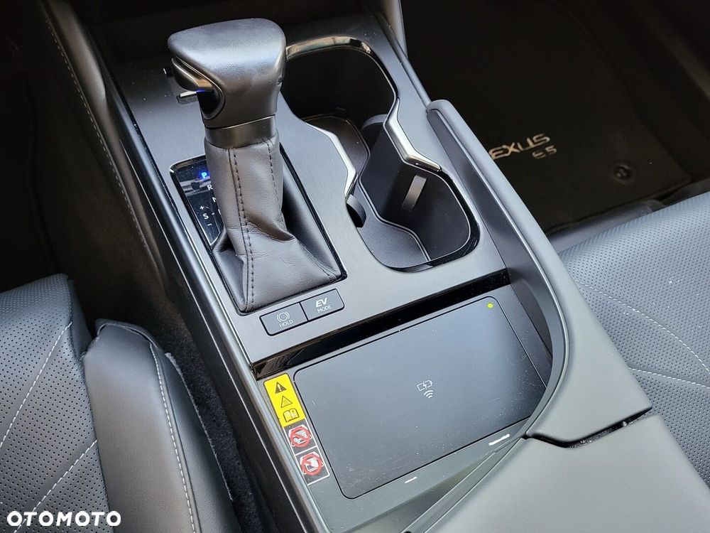 Lexus ES - 22
