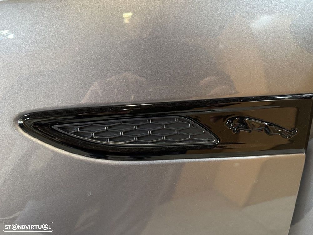 Jaguar E-Pace 1.5 P300e R-Dynamic HSE AWD Aut. - 45