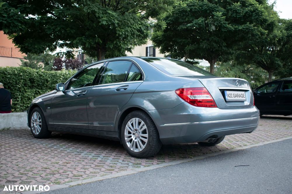 Mercedes-Benz C 200 CDI DPF Automatik BlueEFFICIENCY Elegance - 13