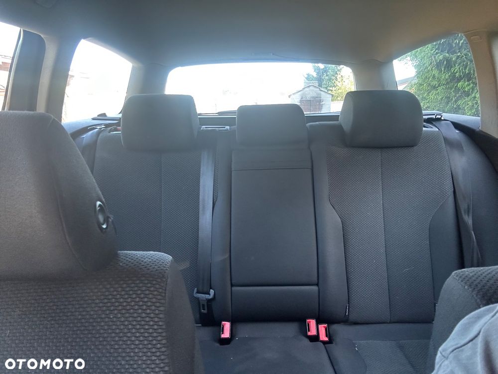 Volkswagen Passat 2.0 TDI DPF Comfortline - 12