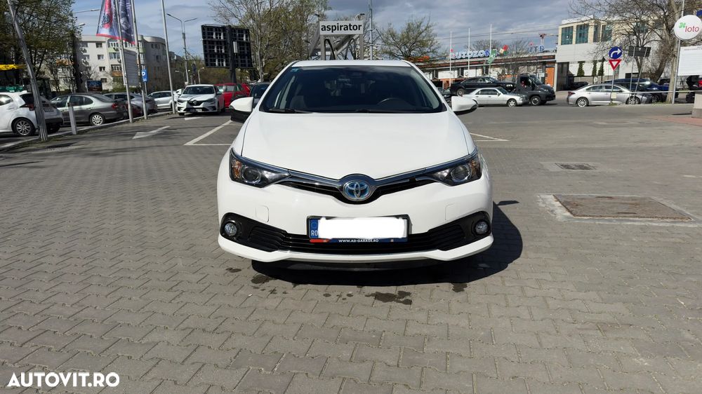 Toyota Auris 1.8 L VVT-i HSD Luna - 3