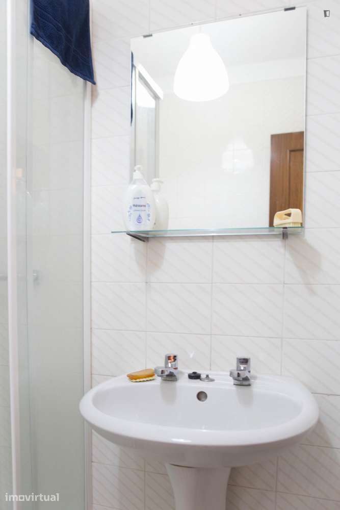 Quarto - localizado em Paranhos Porto - Grande imagem: 3/16