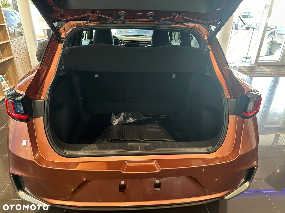 Lexus LBX 1.5 Hybrid Emotion - 8