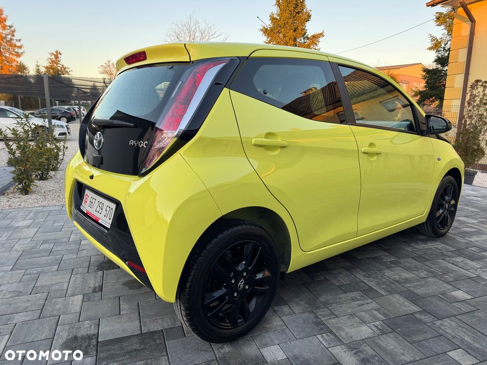 Toyota Aygo x mit x-business Paket - 8