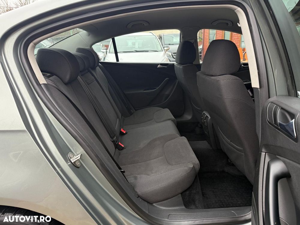 Volkswagen Passat - 22