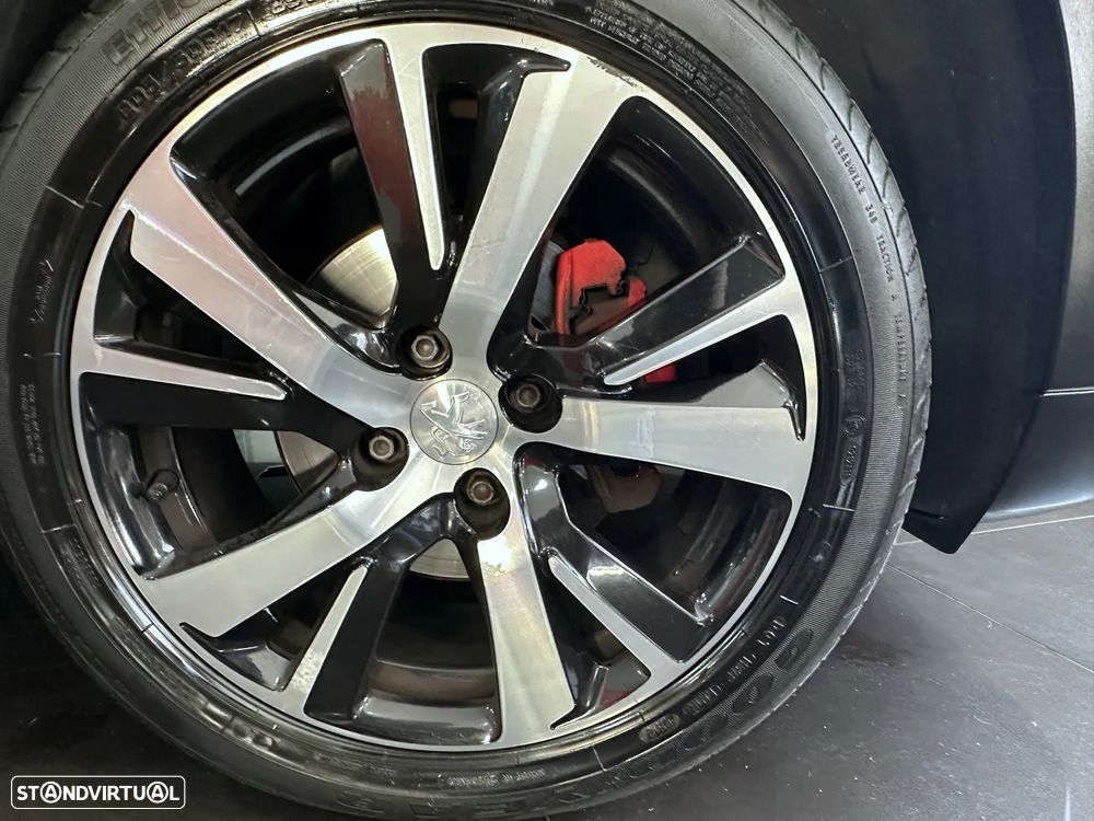 Peugeot 2008 1.2 PureTech GT Line - 39