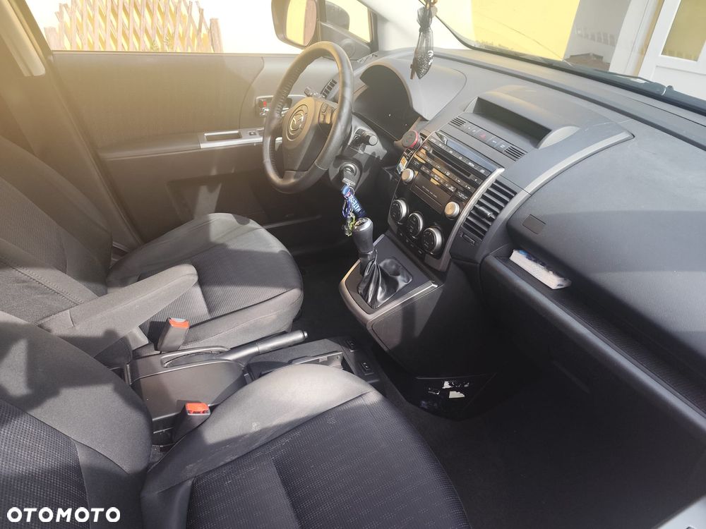 Mazda 5 - 8
