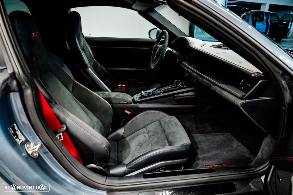 Porsche 911 (992) Targa 4 GTS - 12