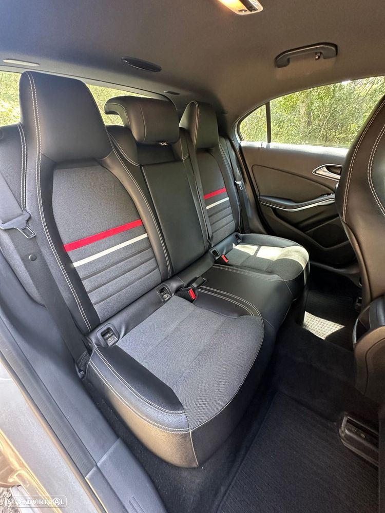Mercedes-Benz A 180 d AMG Line - 20