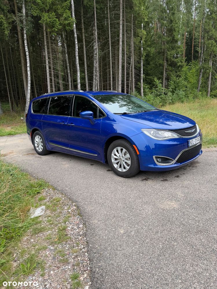 Chrysler Pacifica - 23