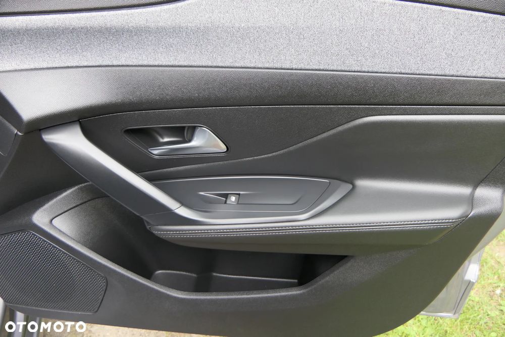 Peugeot 308 1.2 PureTech Allure S&S - 32