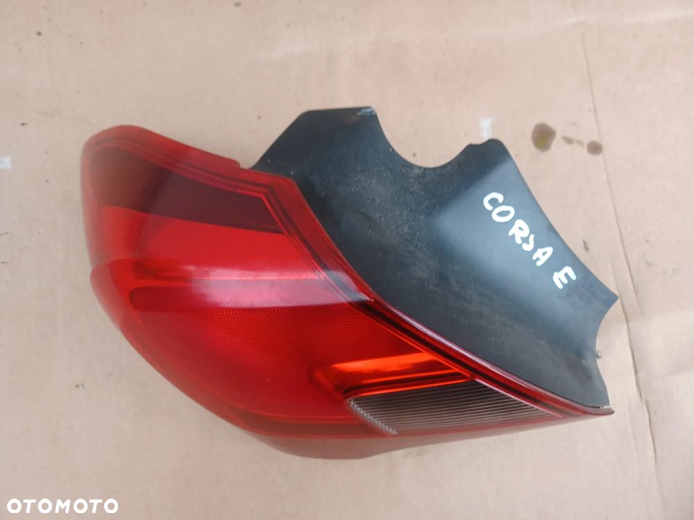 LAMPA TYLNA LEWA OPEL CORSA E 3D - 7