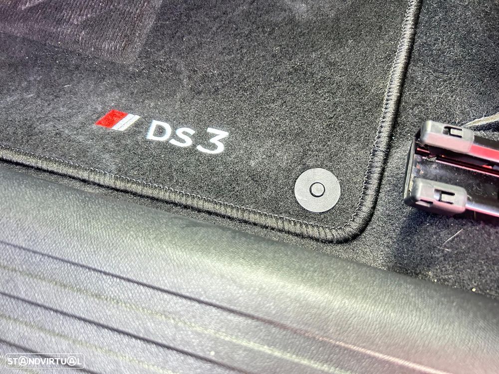 DS DS3 1.2 PureTech Performance Line EAT8 - 32