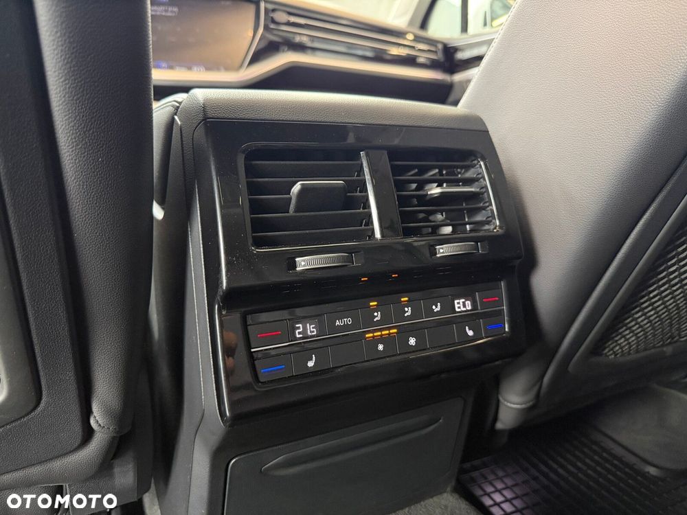Volkswagen Touareg - 18