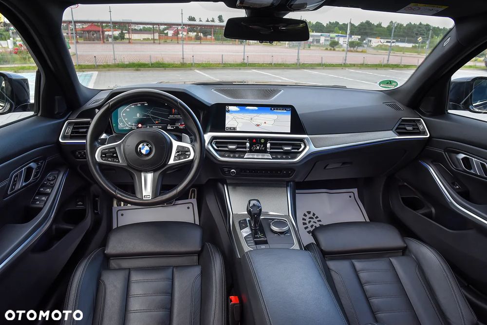 BMW Seria 3 320d xDrive Edition M Sport Shadow - 34