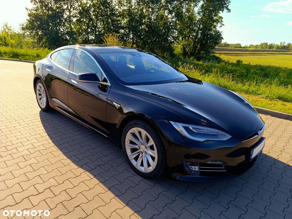 Tesla Model S - 2