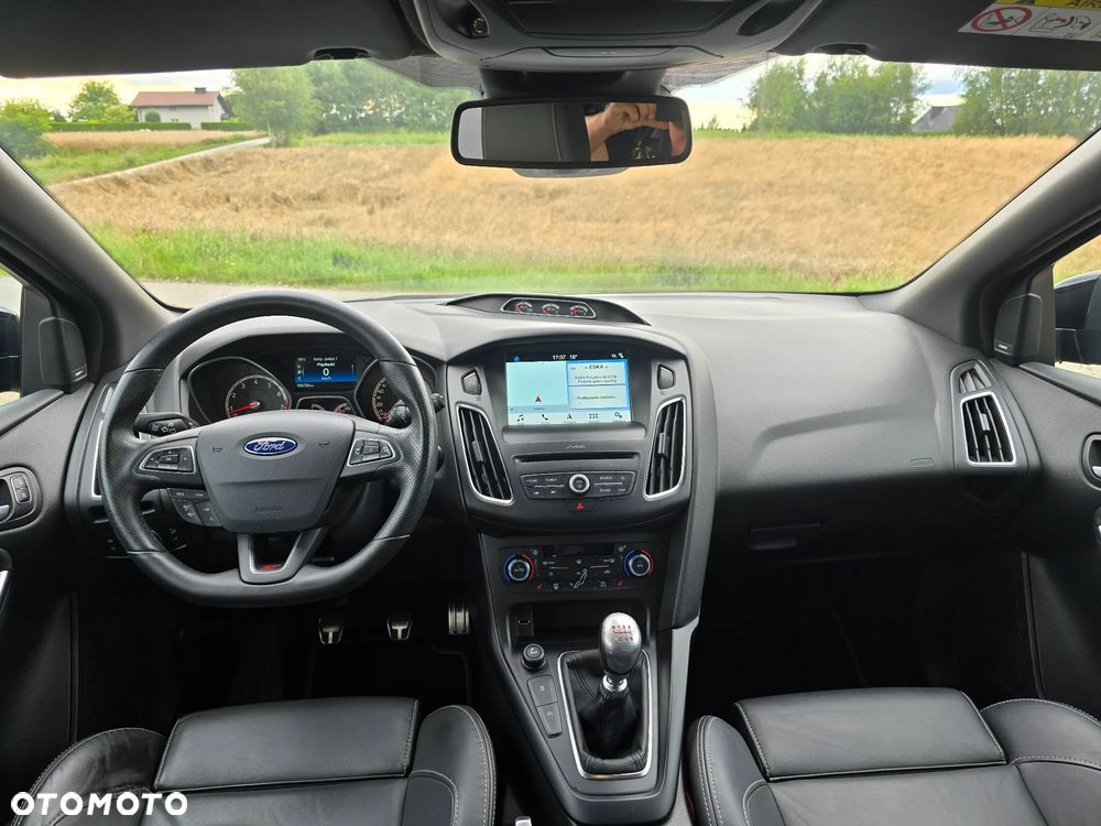 Ford Focus - 11