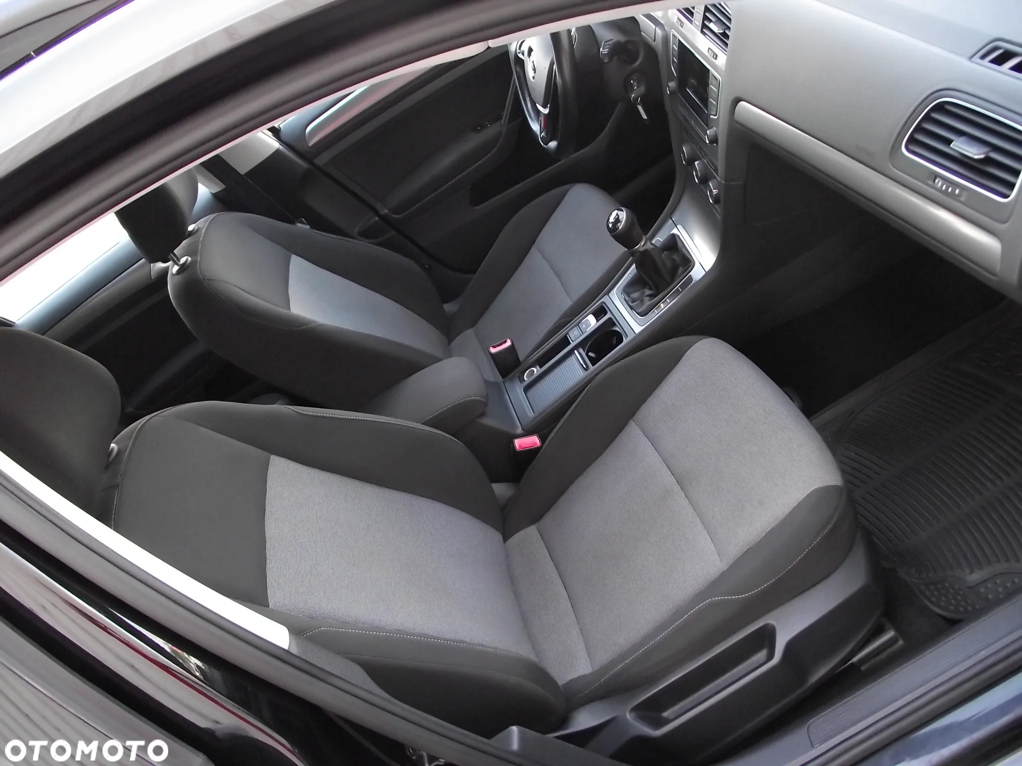 Volkswagen Golf VII 1.6 TDI BMT Trendline - 18