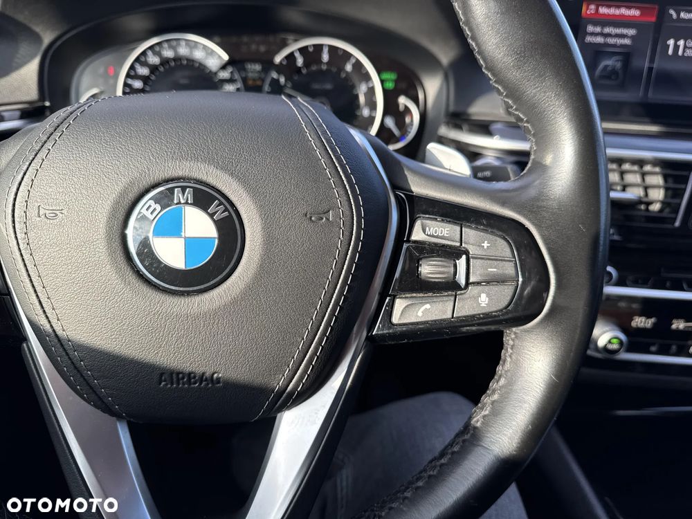 BMW Seria 5 530i GPF xDrive Sport Line sport - 22