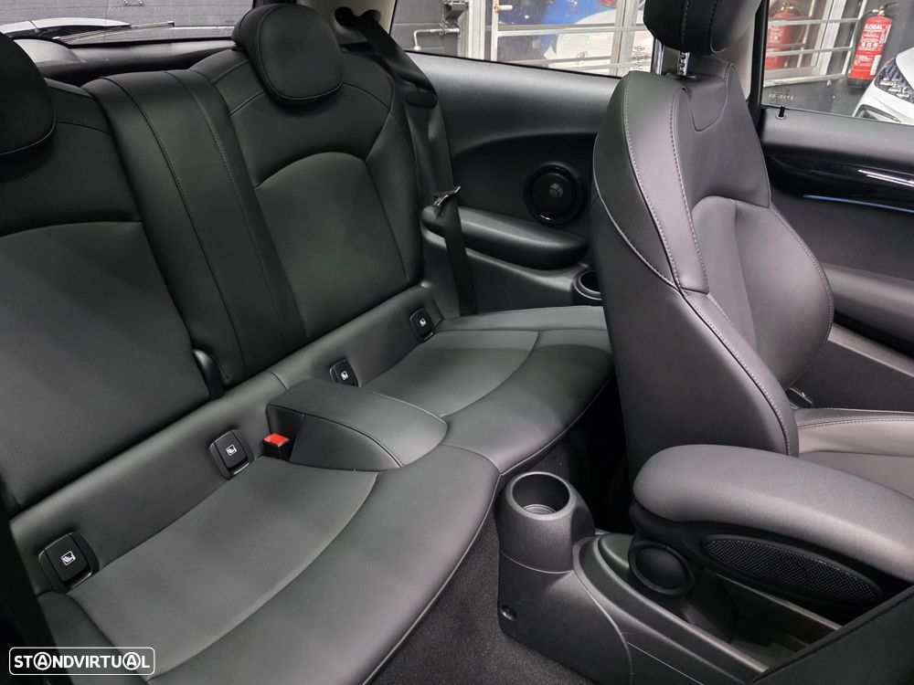 MINI 3 Portas Cooper SE Premium Extra Essential - 44
