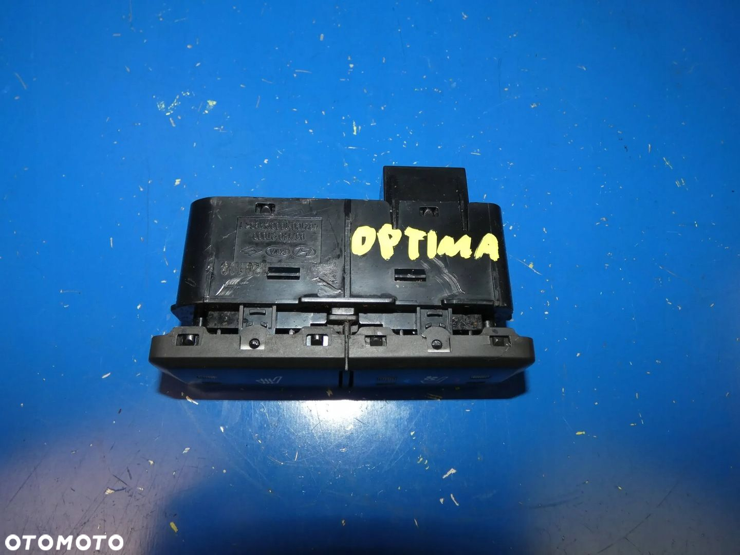 KIA OPTIMA III PRZEŁĄCZNIK PANEL PODGRZEWANIA FOTELI - 2