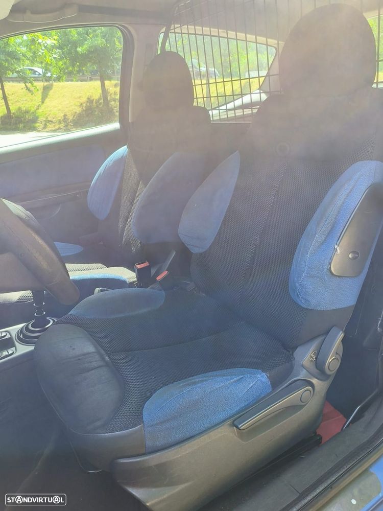 Citroën C2 1.4 HDi VTR - 10