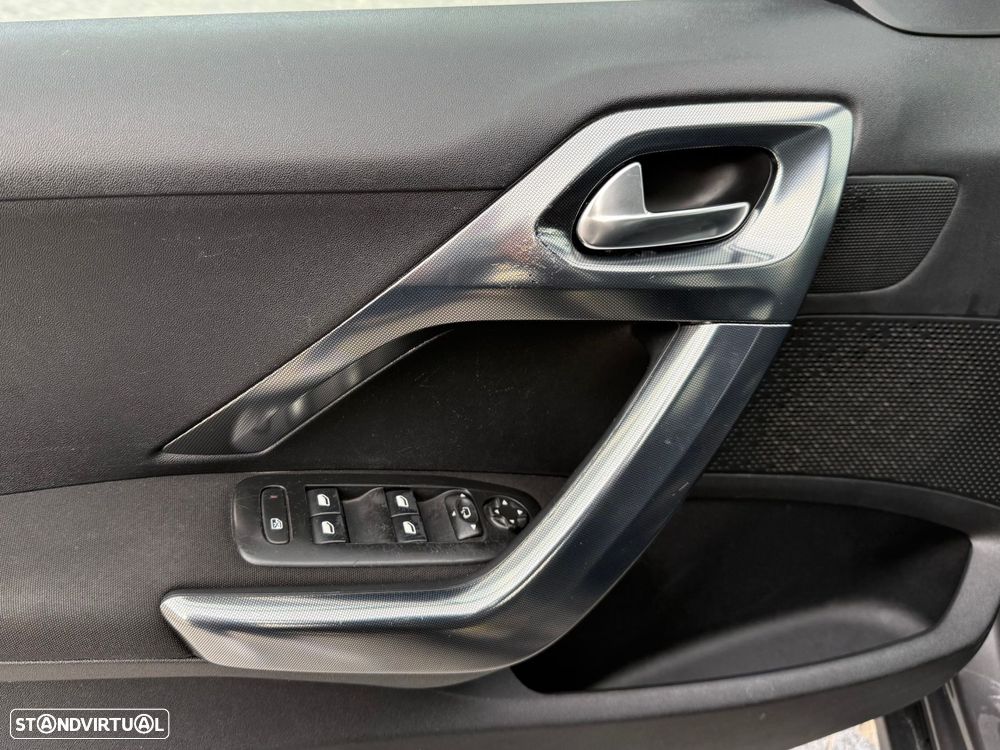 Peugeot 2008 e-HDi FAP 92 STOP & START Allure - 11