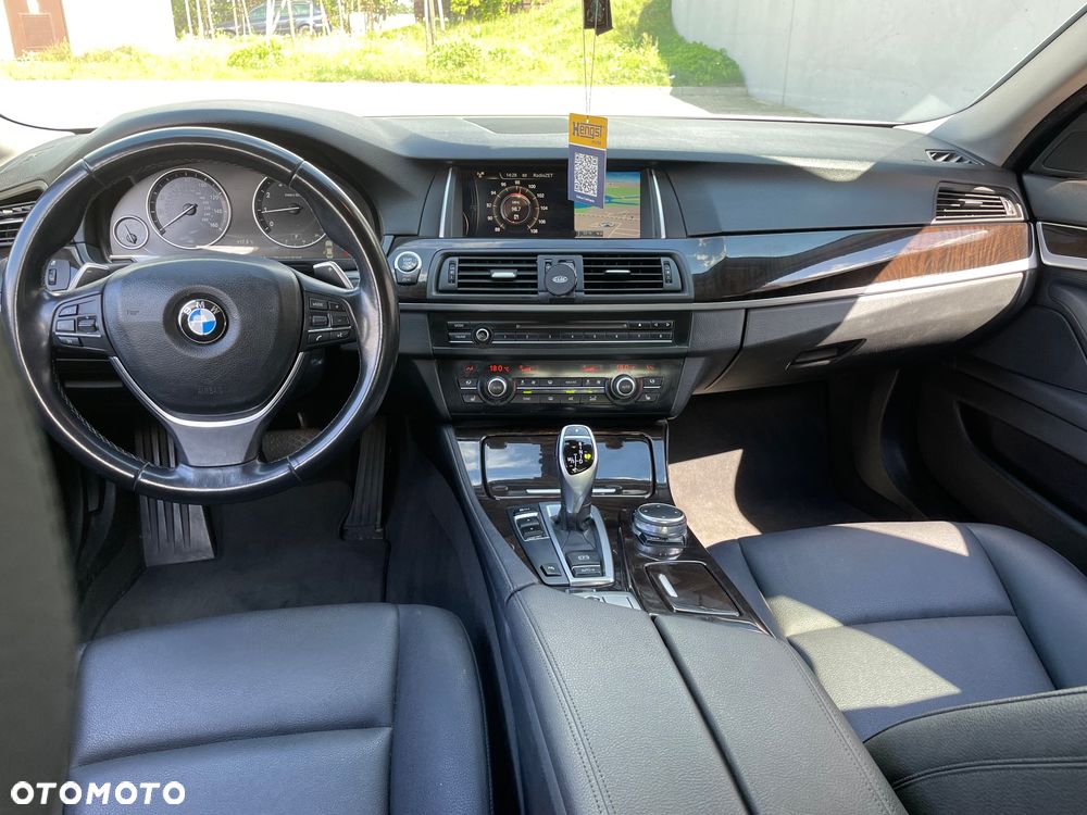 BMW Seria 5 528i - 16
