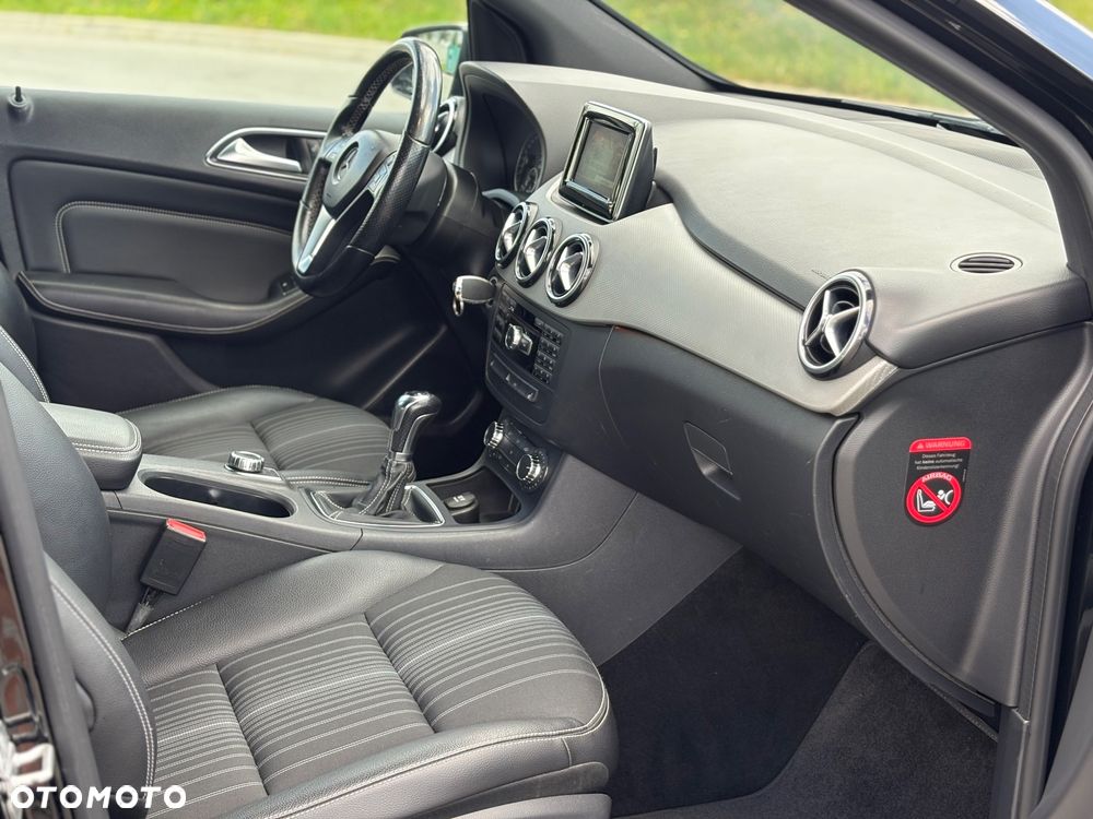 Mercedes-Benz Klasa B 180 (BlueEFFICIENCY) - 12