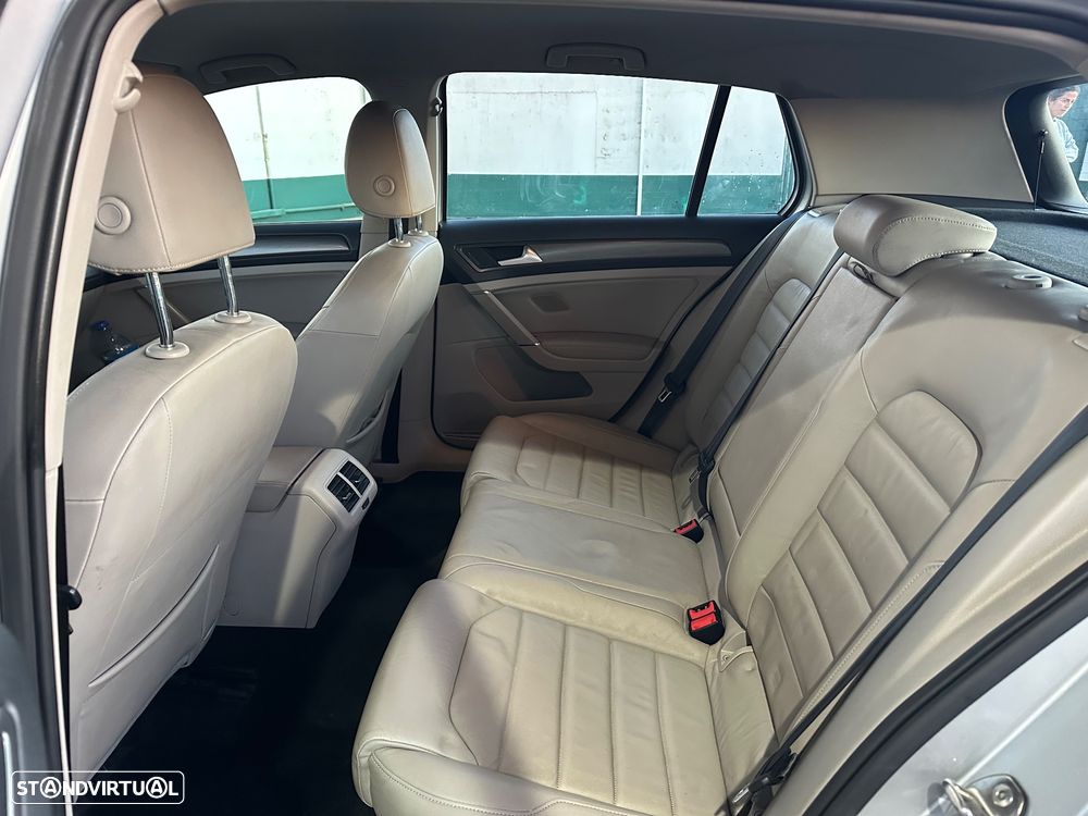 VW Golf 1.6 TDi Highline DSG - 36