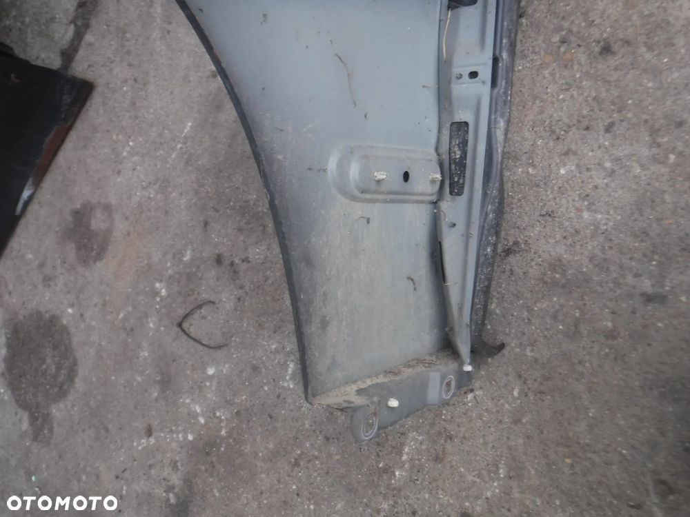 Mercedes C klasa W203 blotnik przod prawy lewy 189 - 7