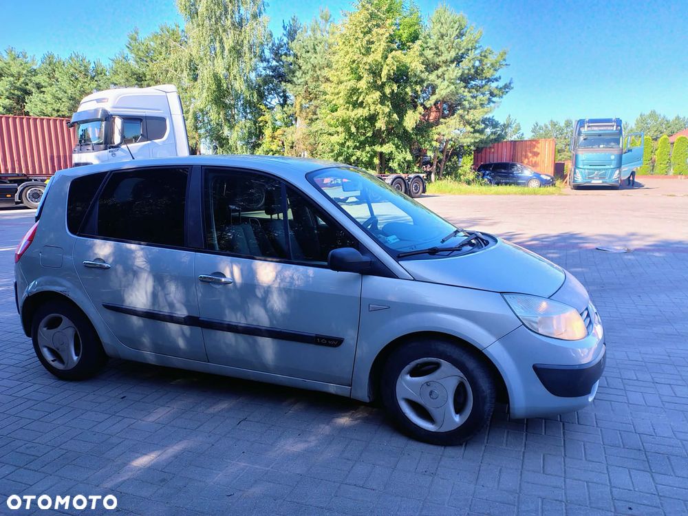 Renault Scenic - 1