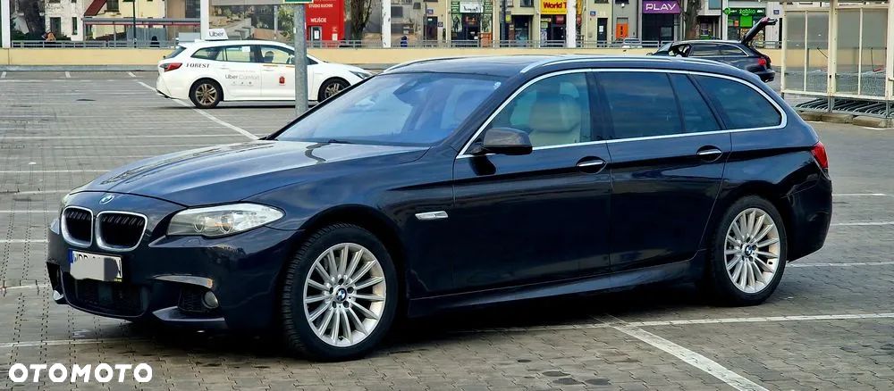 BMW Seria 5 525d xDrive - 10