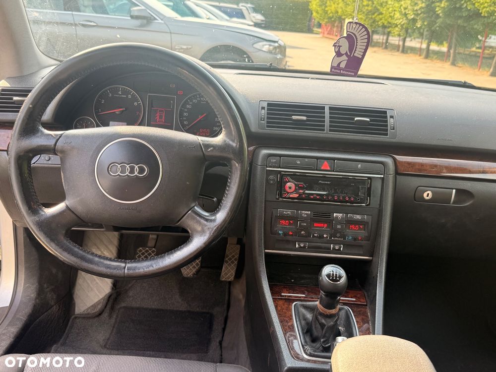 Audi A4 Avant 2 - 6