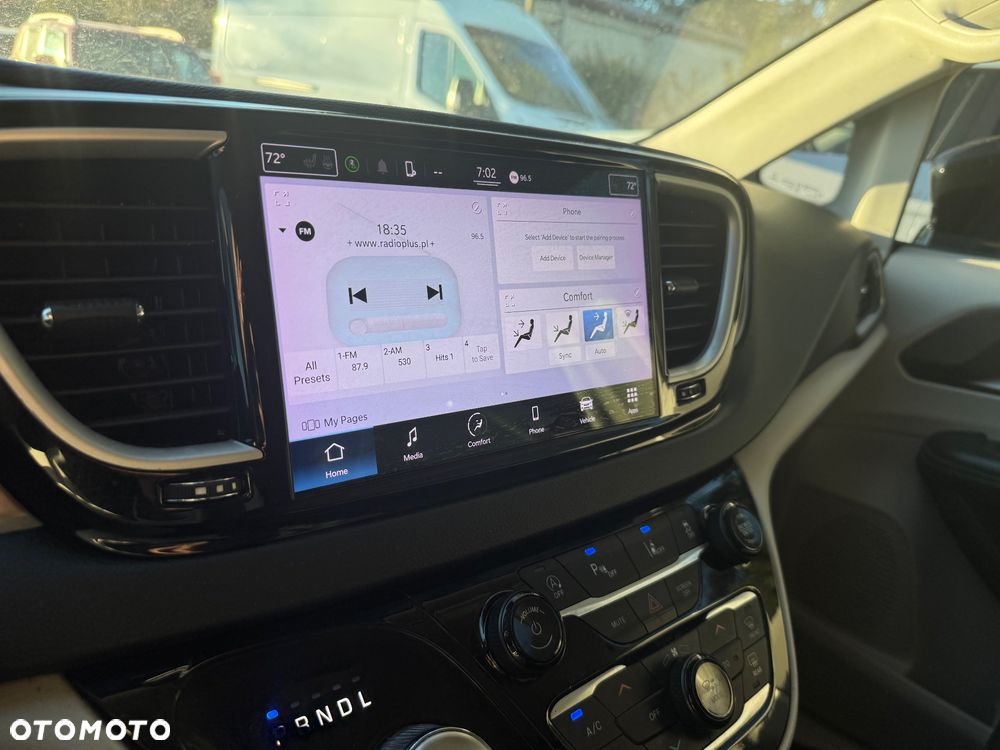 Chrysler Pacifica - 12