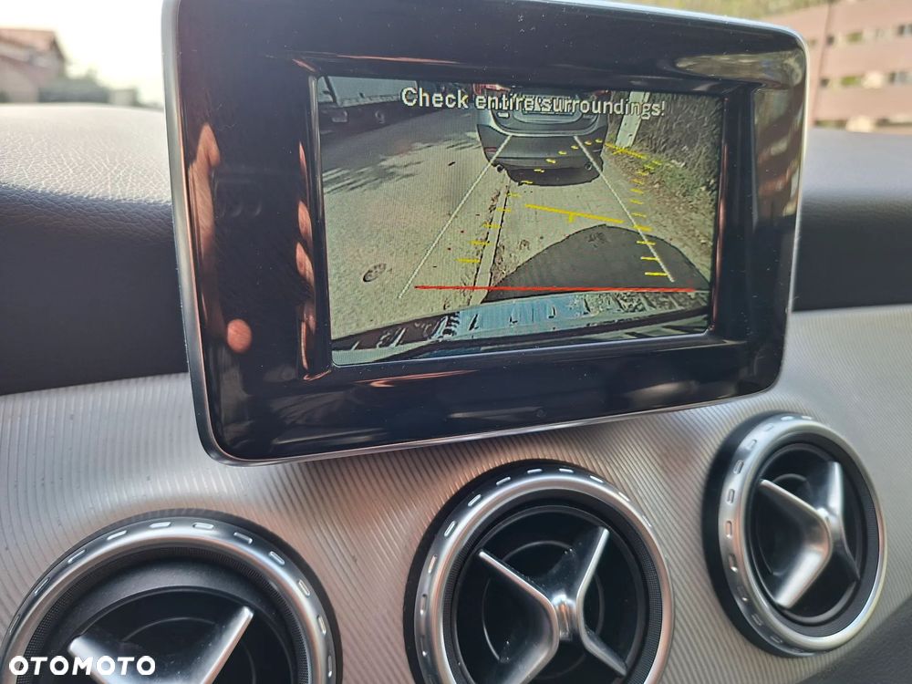 Mercedes-Benz GLA 250 4Matic 7G-DCT SCORE - 12