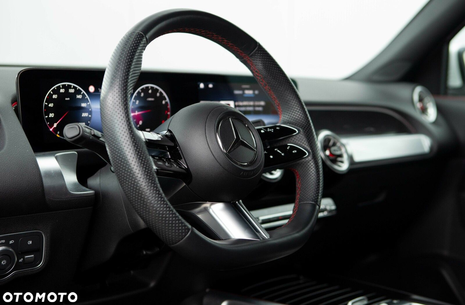 Mercedes-Benz GLB 200 AMG Line 7G-DCT - 18
