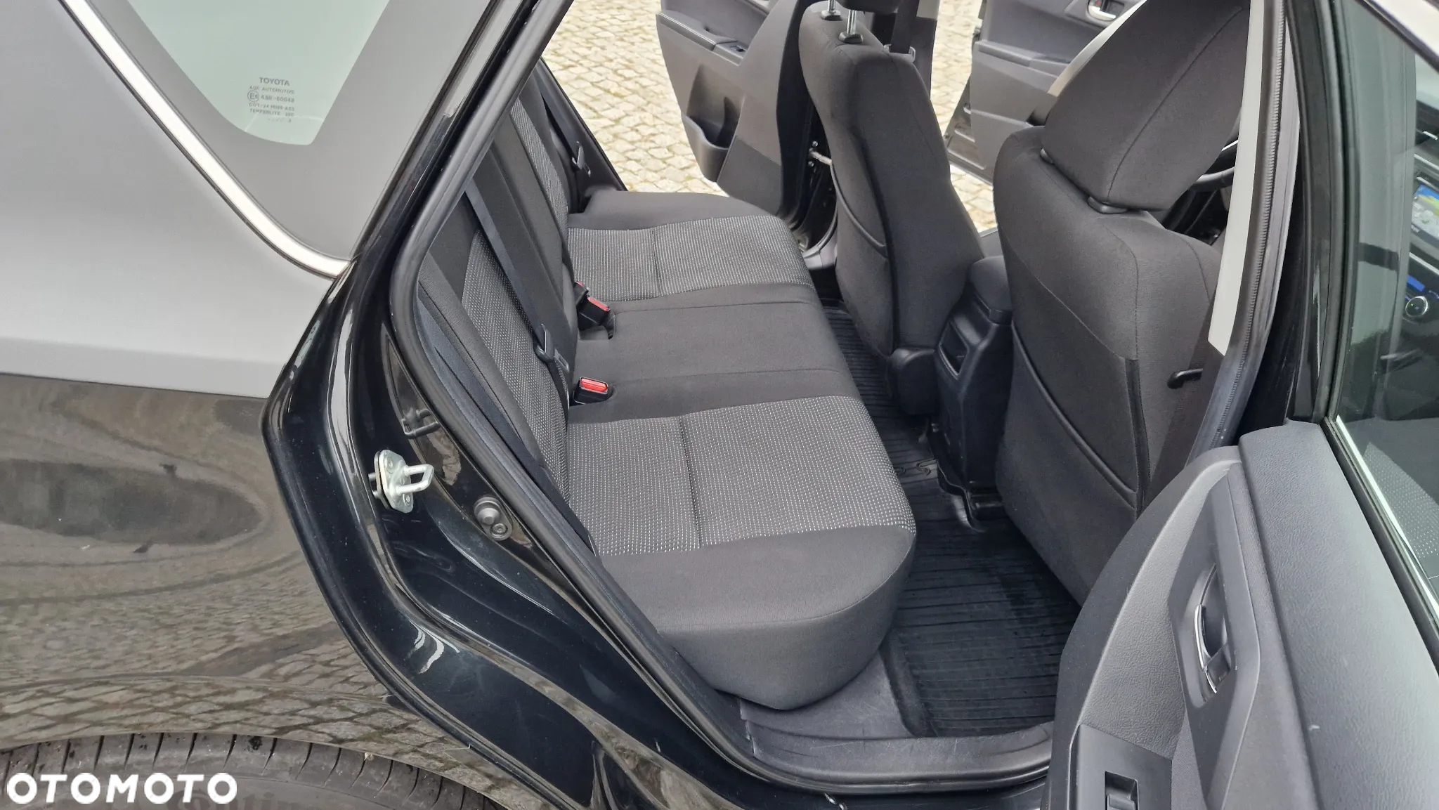 Toyota Auris 1.6 Prestige - 33