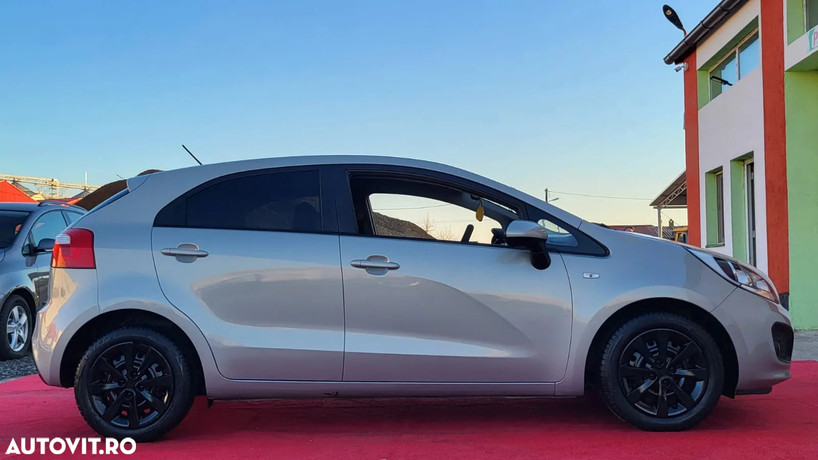 Kia Rio - 8
