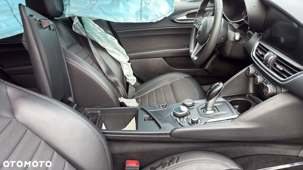 Alfa Romeo Giulia 2.0 Turbo - 16