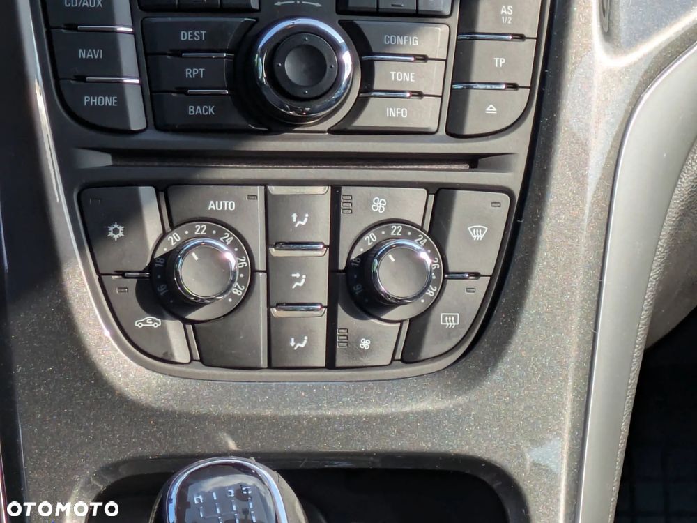 Opel Astra 1.4 T Cosmo - 13